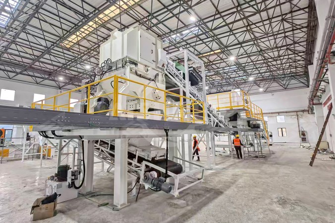 上海における建設廃棄物可燃物から代替燃料へのプロジェクト向け単軸シュレッダー