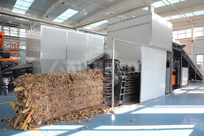 中国河南省の産業廃棄物リサイクルライン向け油圧ベーラー