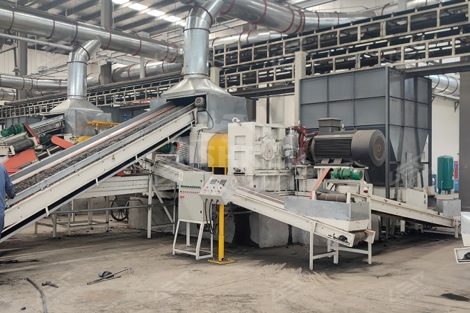 ゴム粉砕ユニット